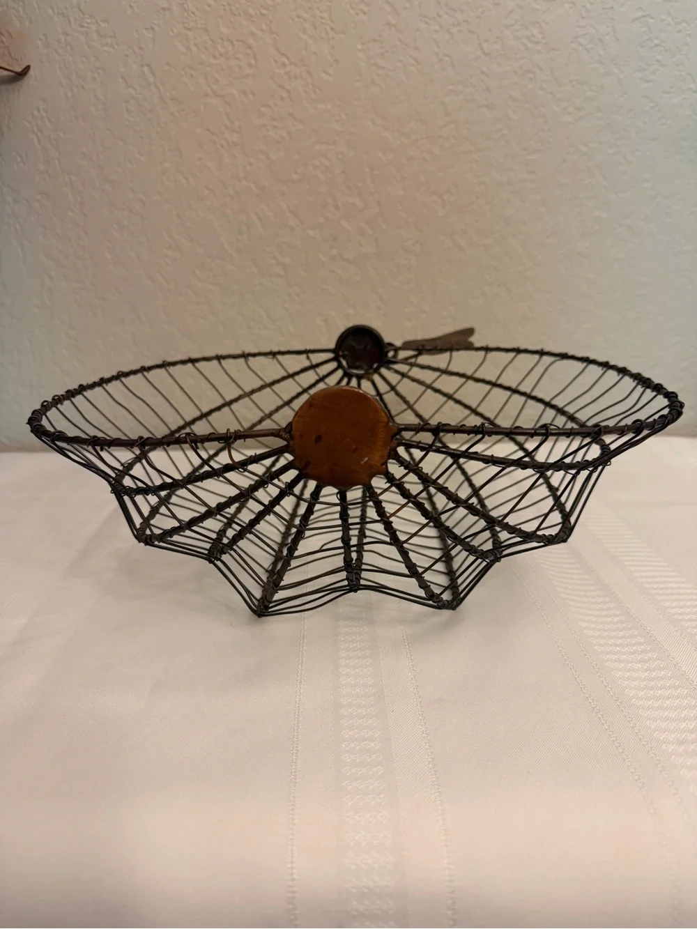 Vintage Metal Wire Gathering Basket Pumpkin Shaped Steam & Leaf Rustic Farmhouse